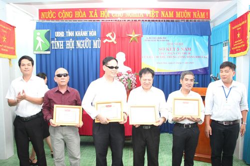 Hội Người mù tỉnh Khánh Hòa: Sơ kết 5 năm thực hiện Chỉ thị 39 của Ban Bí thư
