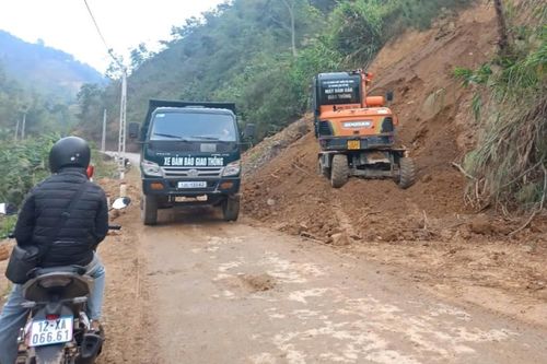 Khắc phục khó khăn đẩy nhanh xử lý sạt lở các tuyến đường giao thông