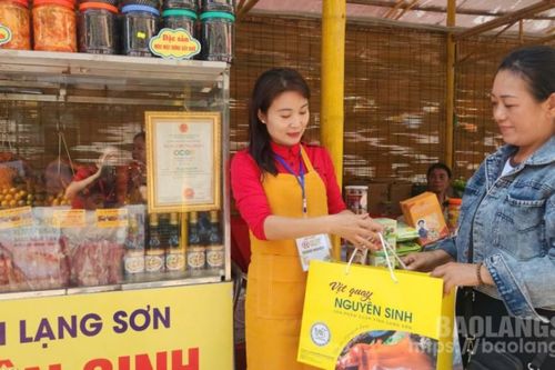 Quảng bá sản phẩm đặc trưng của Lạng Sơn tại Hội chợ đặc sản vùng miền Việt Nam 2024