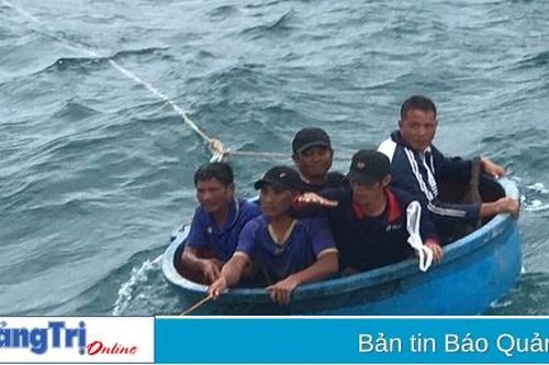 Hỗ trợ kịp thời 5 thuyền viên tàu cá QB-88991-TS gặp nạn trên biển