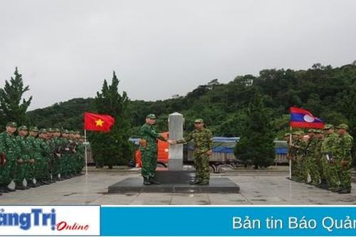 Tuần tra song phương đoạn biên giới Việt Nam-Lào