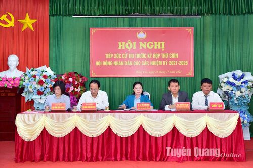 Phó Bí thư Thường trực Tỉnh ủy, Chủ tịch HĐND tỉnh Lê Thị Kim Dung tiếp xúc cử tri tại huyện Hàm Yên