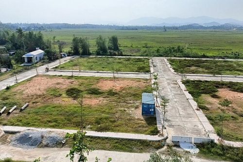 Quảng Nam: Phê bình lãnh đạo 12 huyện, thị, thành phố vì chậm đề nghị sửa đổi, bổ sung bảng giá đất