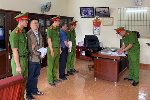 Bắt Giám đốc và Phó Giám đốc Công ty Chè Minh Rồng