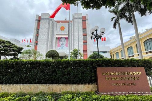 Chủ tịch Hà Nội tặng bằng khen 9 cán bộ Công an TP Hà Nội