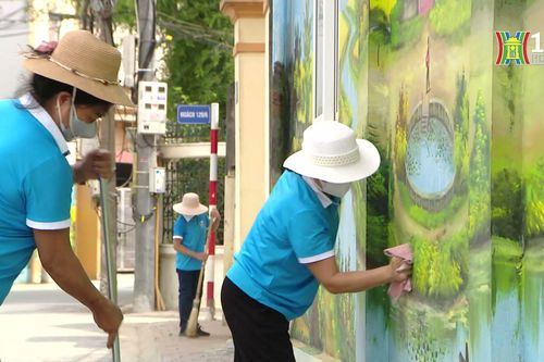 Những người làm đẹp con đường bích họa