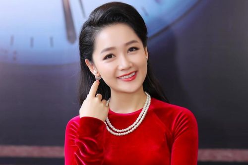 BTV Thời sự từng lọt top 10 Hoa hậu Việt Nam, là đối thủ của Mai Phương Thúy