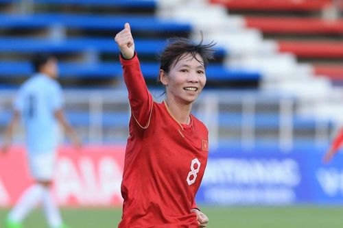 Nữ cầu thủ sở hữu bảng thành tích độc nhất lịch sử bóng đá Việt Nam