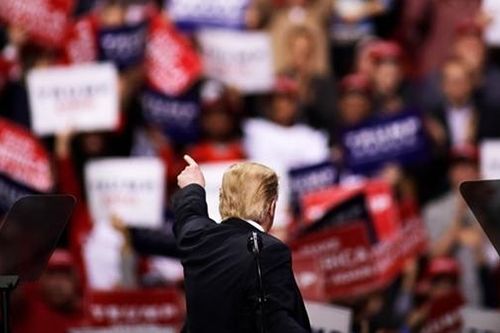 Tổng thống đắc cử Donald Trump đang thách thức hệ thống chính trị bảo thủ của nước Mỹ?