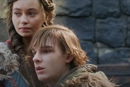 Ngoại hình nữ chính 'Bí Kíp Luyện Rồng' bản live-action sai lệch với nguyên tác