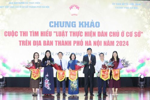 Chung khảo cuộc thi 'Tìm hiểu Luật Thực hiện dân chủ ở cơ sở'