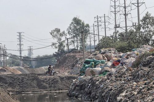 Cư dân hai 'khu đô thị triệu đô' nghẹt thở vì làng nghề tái chế nhựa