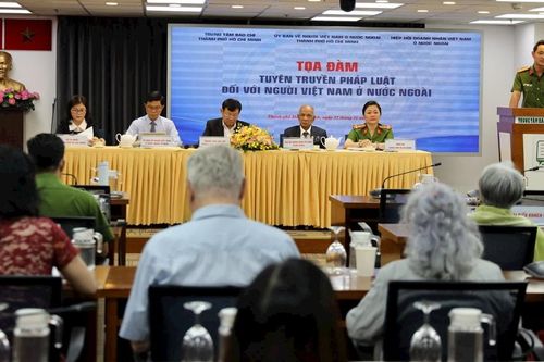 Tăng cường phổ biến pháp luật cho cộng đồng người Việt Nam ở nước ngoài