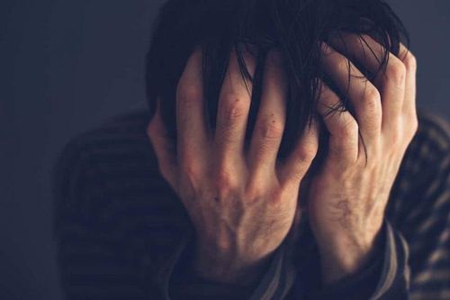 Nhà phân tâm học cứu thanh niên tự tấn công bản thân