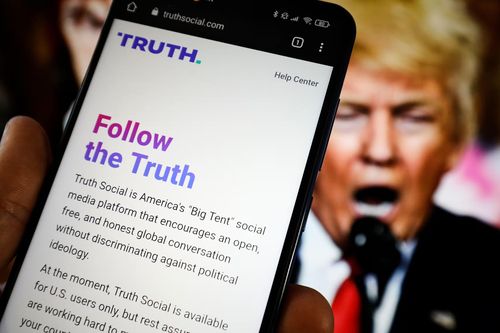 Công ty ông Trump lấn sân sang tiền điện tử