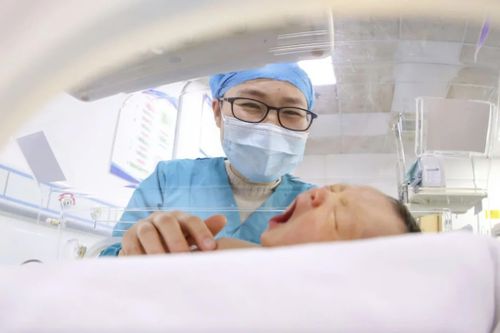 Tỉnh ở Trung Quốc giúp người dân 'sinh con bớt đau'