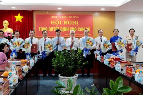Bình Dương điều động, bổ nhiệm hàng loạt cán bộ chủ chốt