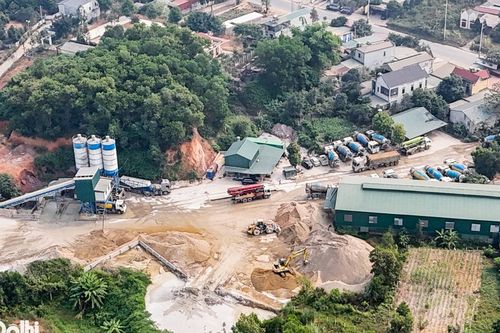 Ba Vì: trạm trộn bê tông hoạt động gây bức xúc tại xã Ba Trại