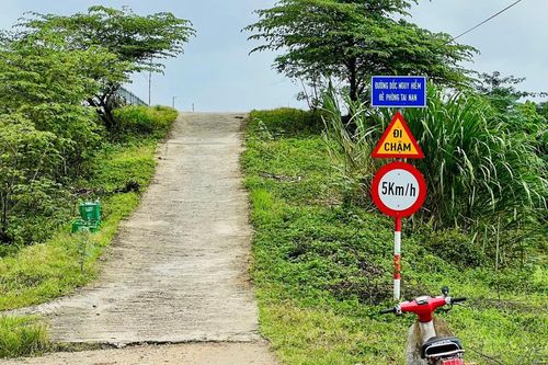 Quảng Nam: cầu xây 8 năm không có đường dẫn, người dân chờ đến bao giờ?