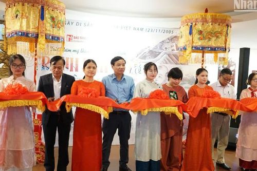 Đà Nẵng: Khai mạc triển lãm mỹ thuật 'Tranh dân gian Việt Nam'