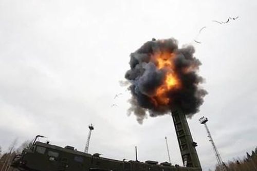 Tại sao ICBM RS-26 Rubezh là vũ khí tiến công phủ đầu của Nga?
