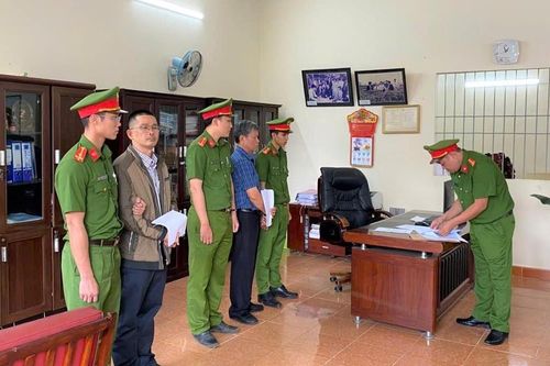 Bắt tạm giam Giám đốc và Phó Giám đốc Công ty CP Chè Minh Rồng