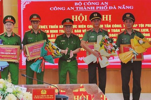 Chủ tịch UBND thành phố Đà Nẵng khen thưởng 20 tập thể có thành tích xuất sắc trong phòng ngừa, đấu tranh với các loại tội phạm