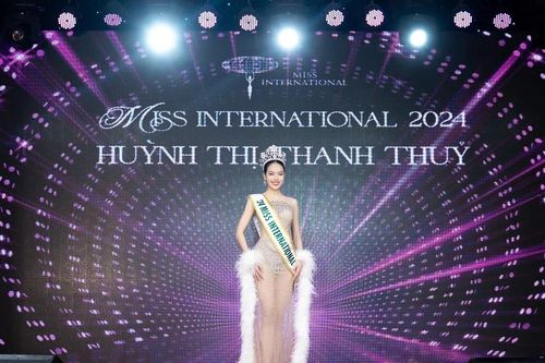 Hoa hậu Thanh Thủy lên tiếng về chữ ký chính chủ trên 'giấy đăng ký kết hôn'