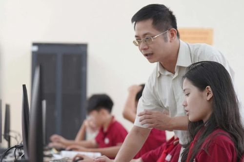 Ngành Giáo dục giữ vai trò nòng cốt phổ cập tri thức về chuyển đổi số