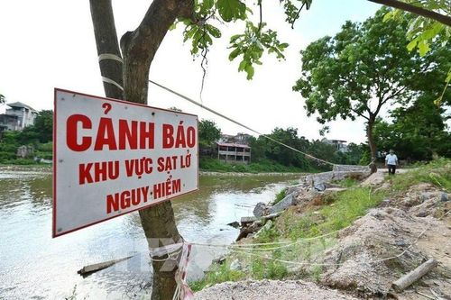 Công bố tình huống khẩn cấp sạt lở đê tại Chương Mỹ, Hà Nội
