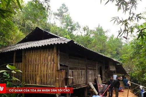 Nghịch tử phóng hỏa thiêu chết cha mẹ