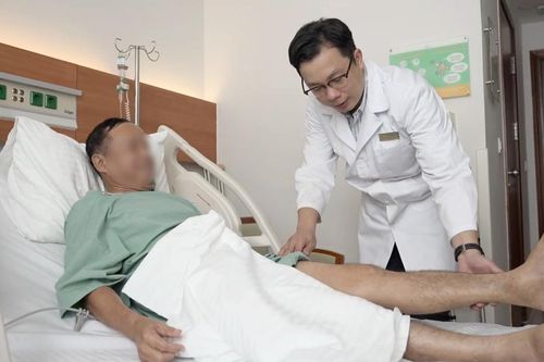 Hạnh phúc của người đàn ông mắc căn bệnh kỳ lạ, hiếm gặp