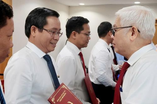 Bình Dương điều động, bổ nhiệm hàng loạt cán bộ chủ chốt