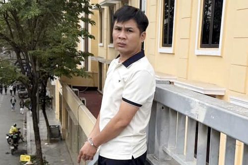 Vờ hỏi đường, thanh niên cướp tài sản của cô gái ở Hà Nội