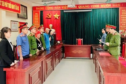 Đổ thuốc trừ sâu vào nguồn nước nhà hàng xóm để đầu độc