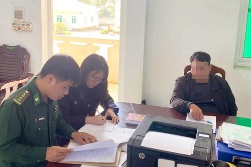 Bắt quả tang đối tượng đưa 2 người xuất cảnh trái phép