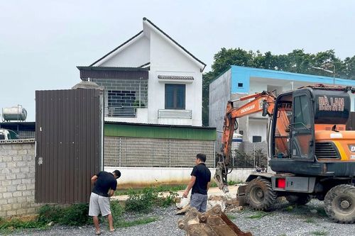 Tháo dỡ công trình vi phạm dưới đường dây 500kV tại Nghĩa Đàn