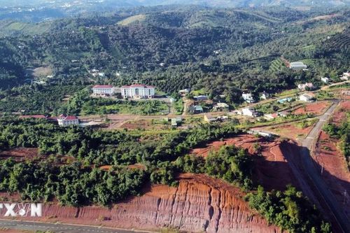 Đắk Nông: Mỏ đất chồng lấn 5 quy hoạch, dự án quảng trường ngừng thi công 1 năm