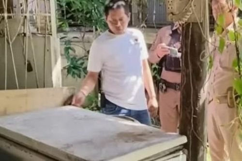 Bí mật động trời bên trong chiếc tủ lạnh cũ tại trang trại bỏ hoang