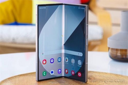 Vua smartphone màn hình gập Galaxy Z Fold6 giảm giá cuối tháng 11, quyết so kè iPhone 16 Pro Max