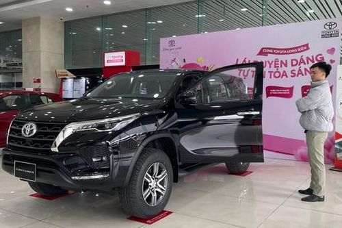 Toyota Fortuner mới tại Việt Nam sẽ có bản máy xăng giá rẻ