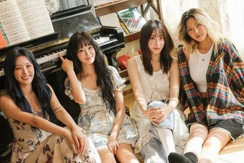 Nhóm nhạc nữ K-pop H1-KEY tung 'món quà' đặc biệt