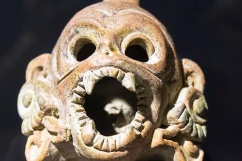 Tại sao âm thanh từ tiếng còi tử thần của người Aztec lại khiến cho người ta cảm thấy vô cùng đáng sợ?