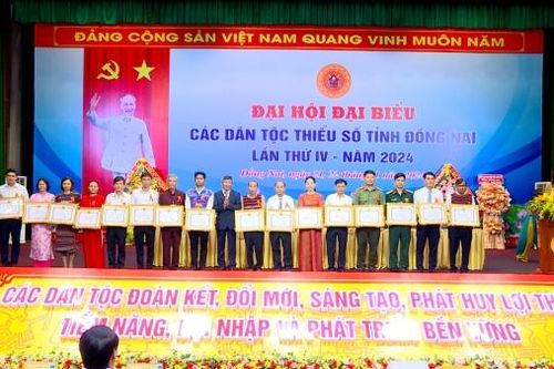 Thực hiện tốt chính sách dân tộc, phát huy vai trò của đồng bào dân tộc thiểu số