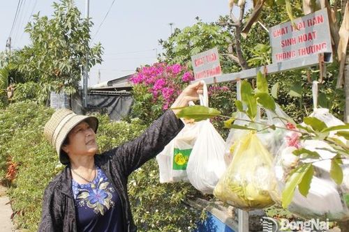 Nông dân xây dựng gia đình, ấp, xã văn hóa