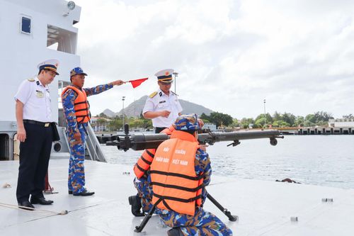 Quân chủng Hải quân kiểm tra đơn vị vững mạnh toàn diện 'mẫu mực, tiêu biểu' tại Vùng 4 Hải quân