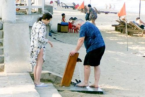 Hành xử nơi công cộng