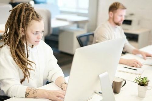 Ngồi nhiều làm tăng nguy cơ tử vong do bệnh tim