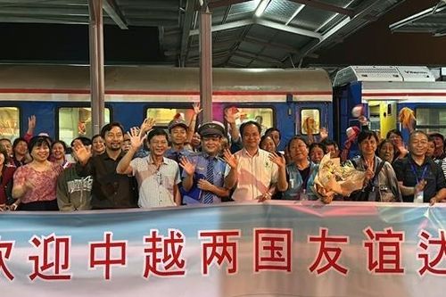 Tàu hỏa Việt Nam hút khách du lịch Trung Quốc