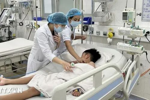 Sốt xuất huyết ở trẻ em tiếp tục tăng, biến chứng nặng